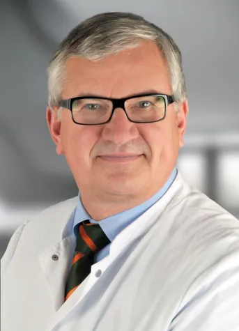 Bild: Wolff Schmiegel erneut Präsident der Deutschen Krebsgesellschaft