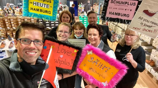 Bild: Eröffnung mit Paukenschlag: schuhplus in Hamburg gestartet