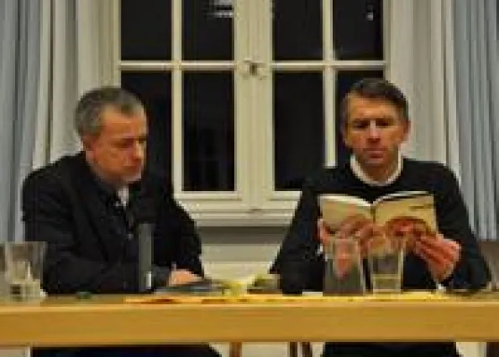 Bild: Stefan Berg liest gemeinsam mit Tobias Langhoff am 29.4.2013 aus "Zitterpartie" in der FVB