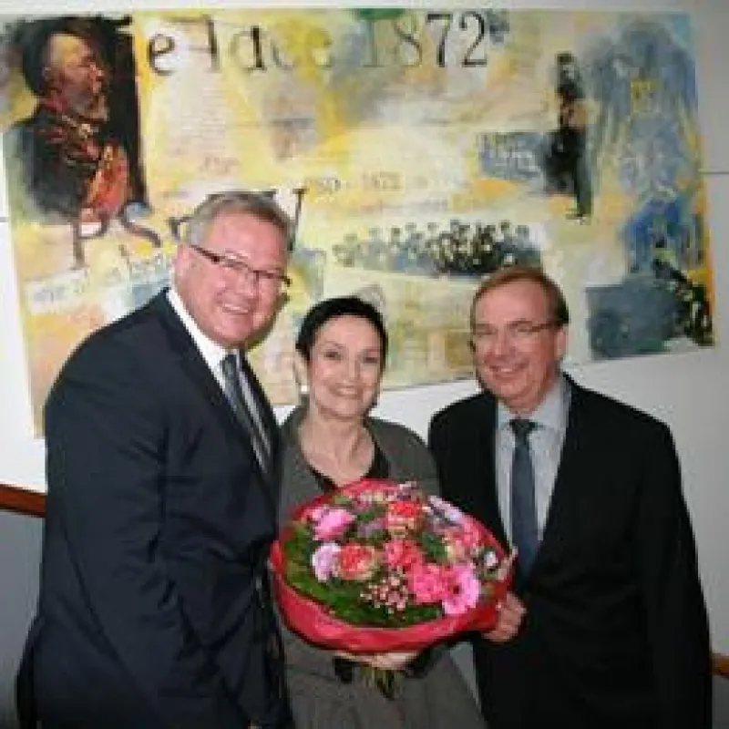 Bereichsleiter Egbert Bronstering (l.), Eva Gras-Hessling, Vorstandsvorsitzender Reinhard Schlottbom