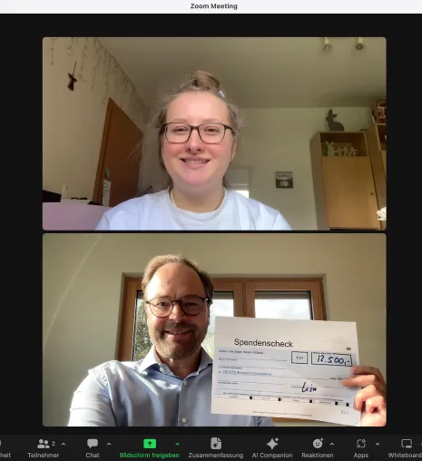 Bild: Beeindruckende Spendenaktion zum 22. Geburtstag:  Lisa sammelt 12.500 Euro für die Forschung zu ME/CFS