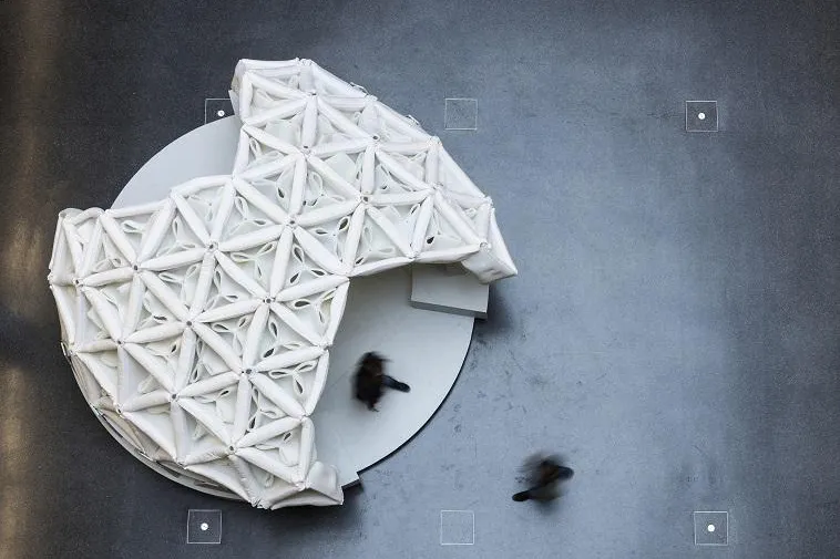 Bild: Architekturstudierende der Frankfurt UAS für SpacerFabric Pavilion ausgezeichnet: