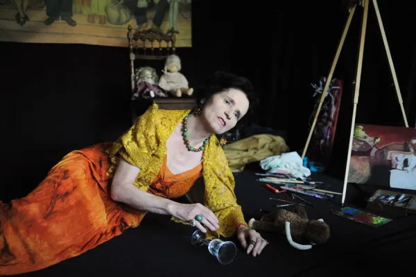 Beate Sarrazin inszeniert "Hommage an Frida Kahlo" in Berlin Bild: Beate Sarrazin inszeniert "Hommage an Frida Kahlo" in Berlin