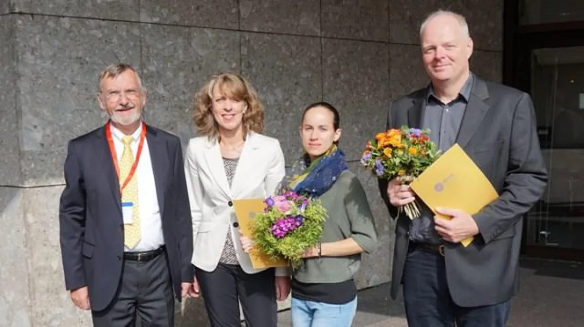 Prof. Dr. Herbert Koop, Birgit Kaltz, Sophie Haidacher für Dr. Kossow und Dr. Jens A. Leifert.