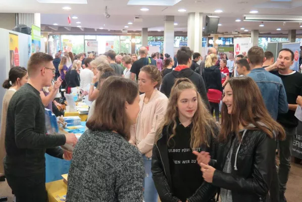 Bild: Spezialmesse zu Auslandsaufenthalten kommt nach Schwaben