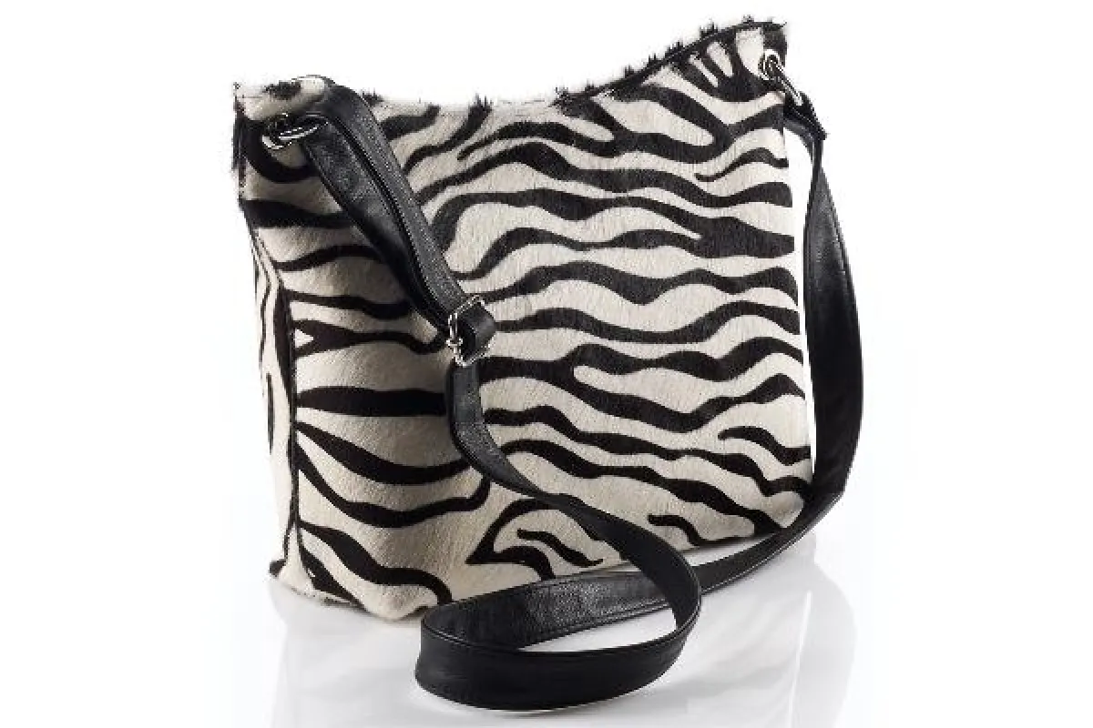 THUSKIA-Beuteltasche-Ronda-Kuhfell-Nappaleder-Zebra-Schwarz-Seite-BIG