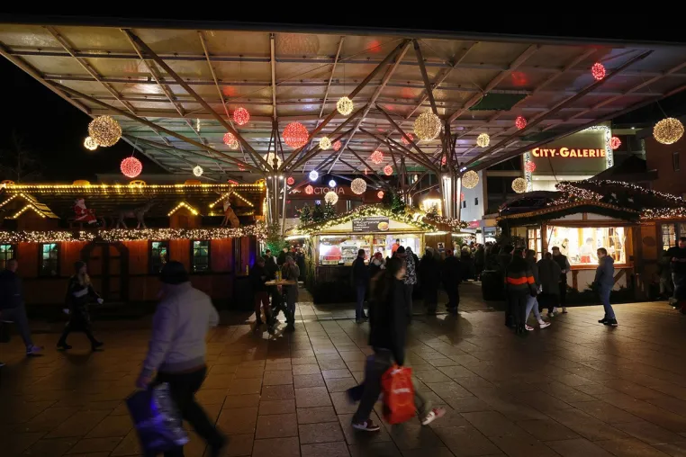Foodhighlights auf dem Wolfsburger Weihnachtsmarkt Bild: Foodhighlights auf dem Wolfsburger Weihnachtsmarkt