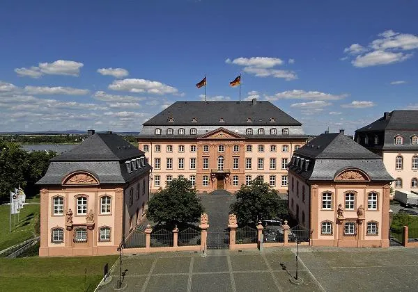 Bild: Rheinland-Pfalz will mehr Qualität in der rechtlichen Betreuung