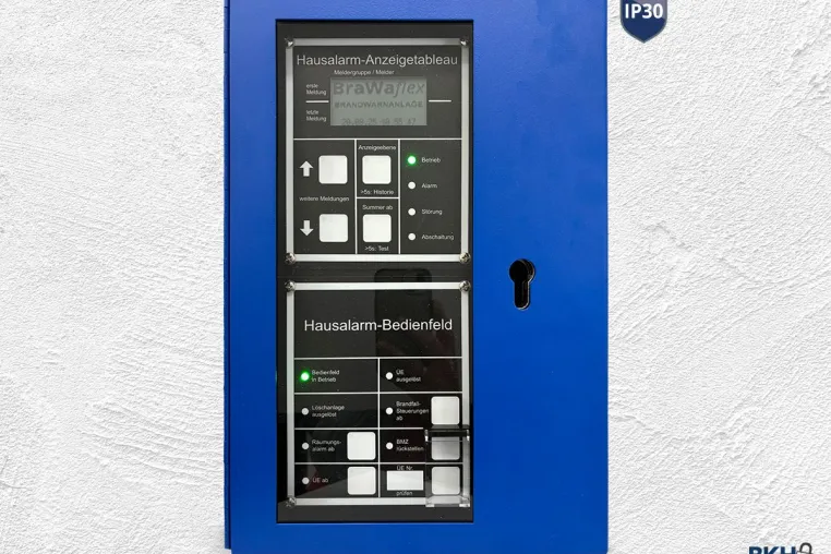 Klassische Bedienung für Feuerwehr bei Brandwarnanlagen: Informations- und Bediensystem FIBS® Bild: Klassische Bedienung für Feuerwehr bei Brandwarnanlagen: Informations- und Bediensystem FIBS®