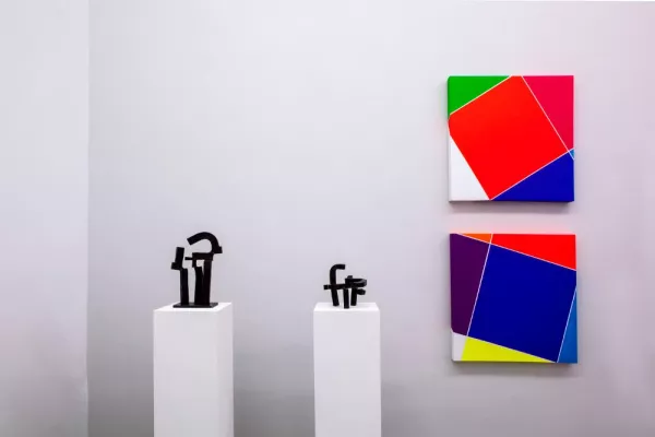 Die vielen Gesichter der Geometrie - Gruppenausstellung in der Galerie 100 Kubik in Köln Bild: Die vielen Gesichter der Geometrie - Gruppenausstellung in der Galerie 100 Kubik in Köln