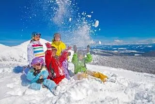 Der Spezialist CANUSA TOURISTIK hält attraktive Angebote für den Familien-Winterurlaub in Kanada bereit Bild: Der Spezialist CANUSA TOURISTIK hält attraktive Angebote für den Familien-Winterurlaub in Kanada bereit