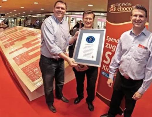 Bild: GUINNESS WORLD RECORD™ für das Schokoladentafel-Mosaik von mySwissChocolate
