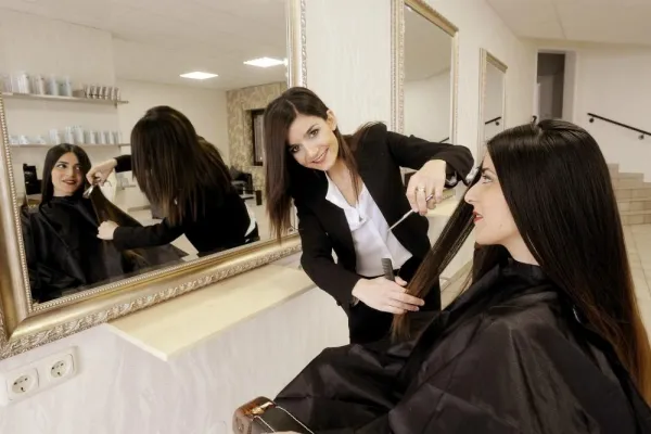 Bild: Sibella Hairdesign: Gratishaarschnitt für Geburtstagskinder