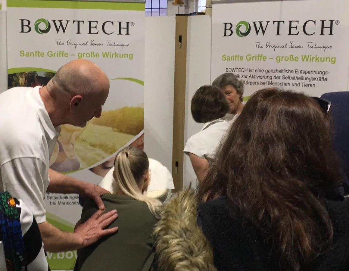 Entspannung im Messetrubel: hier am Bowtech Stand in Nürnberg.