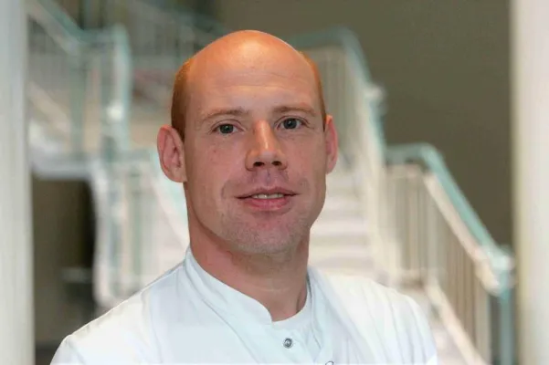 Bypass – Lebensbrücke für das Herz; keine Angst vor der Herz-Operation Bild: Bypass – Lebensbrücke für das Herz; keine Angst vor der Herz-Operation