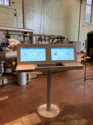 Terminal von WES Electronic steuert Dampfturbine im CHEMPARK Leverkusen Bild: Terminal von WES Electronic steuert Dampfturbine im CHEMPARK Leverkusen