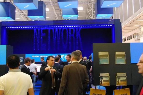 Bild: watershow.de beeindruckt mit Showanlage für Dachser auf transport logistics