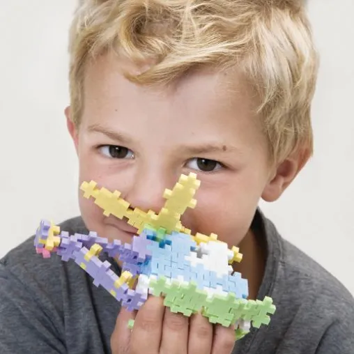 Beim Konstruktionsspielzeug Plus-Plus sind der Fantasie keine Grenzen gesetzt Bild: Beim Konstruktionsspielzeug Plus-Plus sind der Fantasie keine Grenzen gesetzt