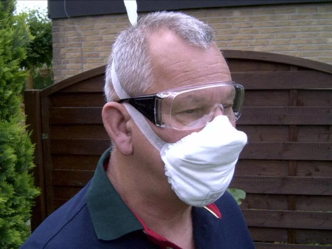 Atemschutz kombiniert mit Schutzbrille