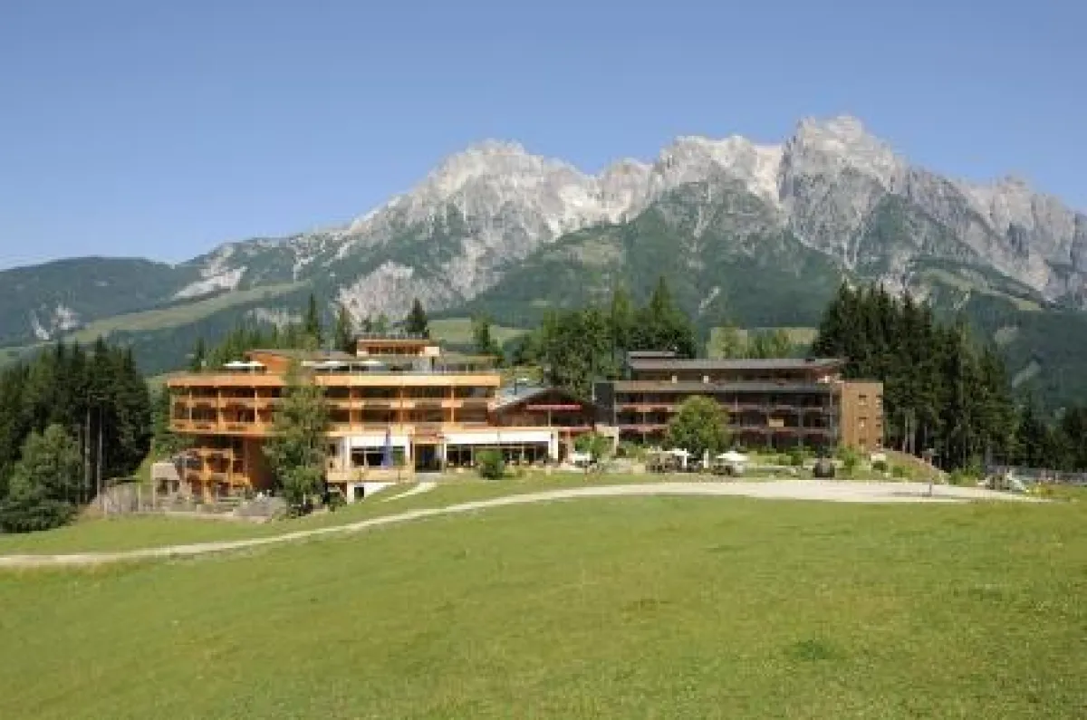 Holzhotel Forsthofalm