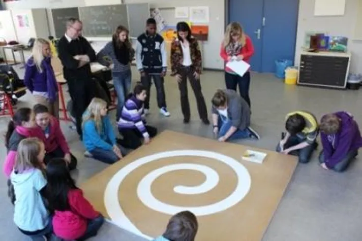 Cochlear initiiert Inklusionsprojekt mit hörgeschädigten und gut hörenden Schülern Bild: Cochlear initiiert Inklusionsprojekt mit hörgeschädigten und gut hörenden Schülern