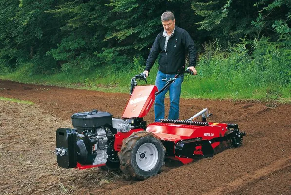 Bild: Die neue Steinvergrabfräse SVU mit dem besten Fräsbild ihrer Klasse.