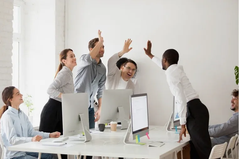 Neue Generation der qualifizierten Signatur. EuroCert und SIGNIUS bündeln ihre Kräfte Bild: Neue Generation der qualifizierten Signatur. EuroCert und SIGNIUS bündeln ihre Kräfte