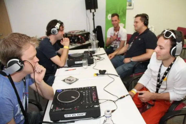 Get Your Record Deal … Find A New Talent: Wo Musiker, Produzenten, DJs und große Labels sich treffen Bild: Get Your Record Deal … Find A New Talent: Wo Musiker, Produzenten, DJs und große Labels sich treffen