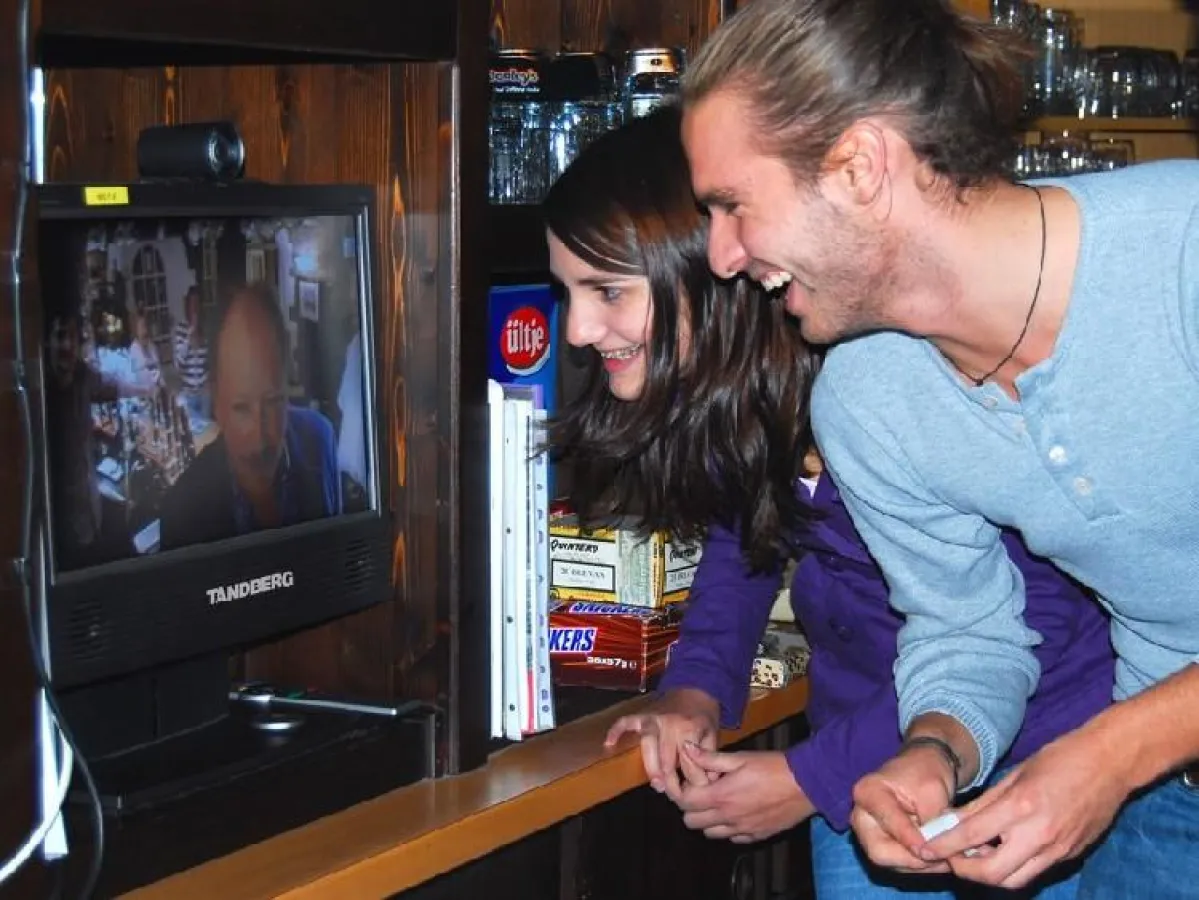 Das TANDBERG 1700MXP-System im Einsatz für das Kunstprojekt 