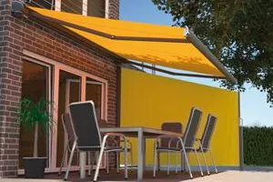 Bild: Praktischer Sicht- und Windschutz von markilux - Neue Seitenmarkise mit Schrägschnitt