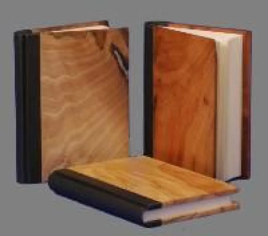 Holzbuch - Handarbeit