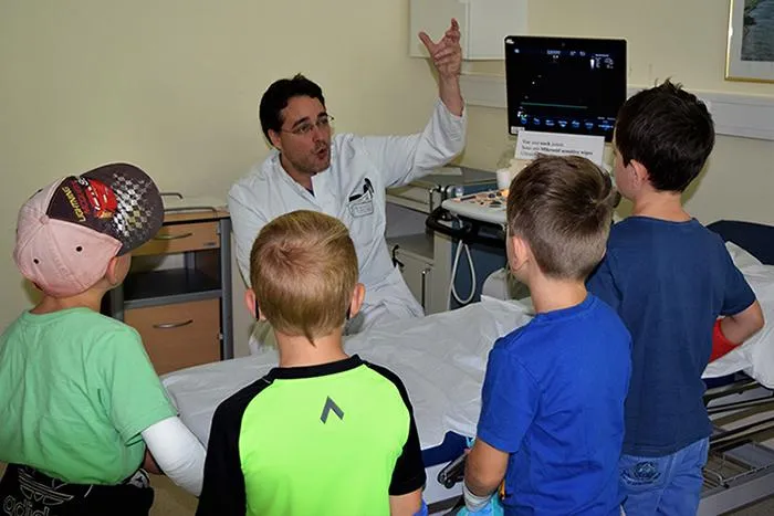 Bild: Ferienprogramm in der Asklepios Klinik Oberviechtach: Wenn Kinder in der Klinik staunen,lernen und Spaß haben