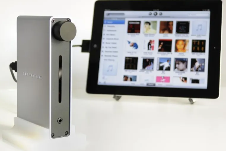 Bild: NuForce iDo für iPod, iPhone und iPad