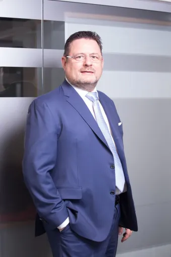 Bild: Walter C. Neumann wird CEO der Grand Metropolitan Hotels 