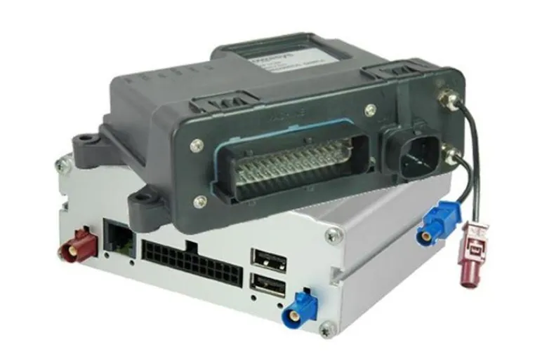 Bild: m2m Germany präsentiert Telematik-Box Owa33C auf der embedded world