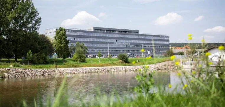In Geras größter Gewerbeimmobilie ElsterCube startet erstes eSport-Leistungszentrum in Thüringen Bild: In Geras größter Gewerbeimmobilie ElsterCube startet erstes eSport-Leistungszentrum in Thüringen