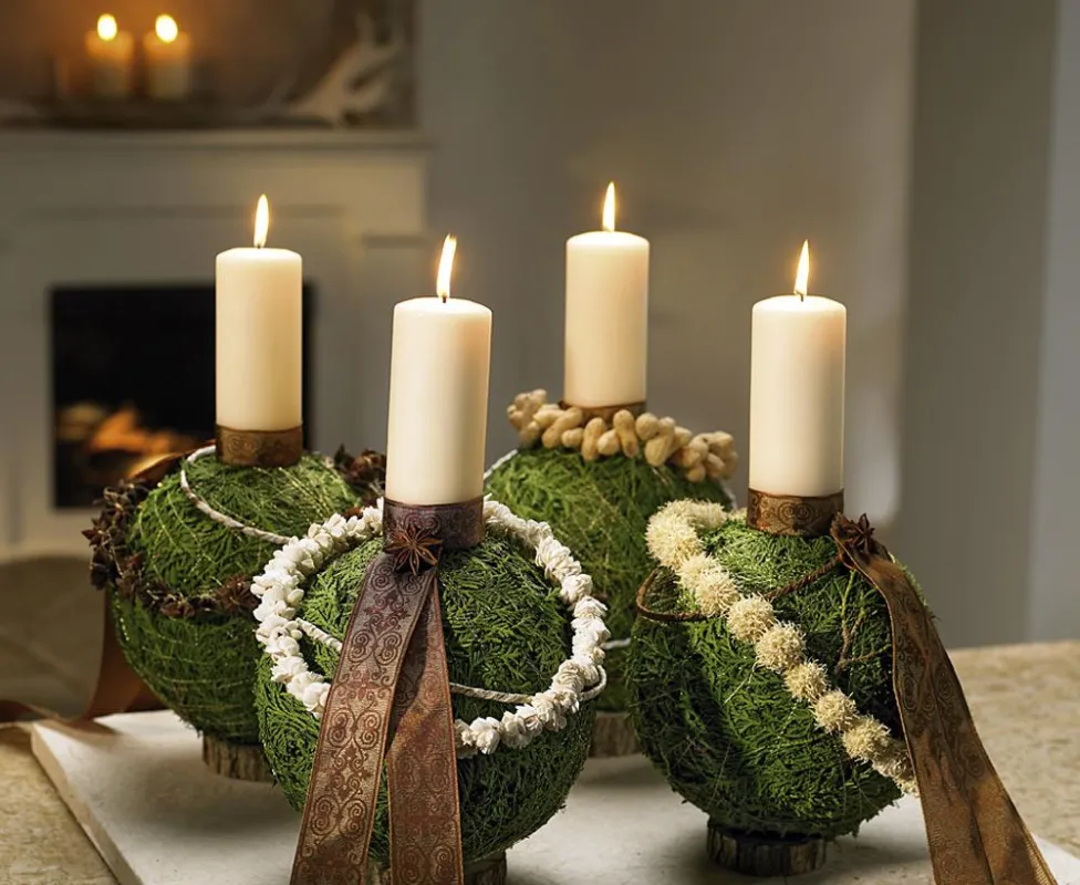 Mit einigen Vorsichtsmaßnahmen sorgen Kerzen in der Weihnachtszeit für Stimmung. Bild: Gütegemeinschaft Kerzen/Blooms/Immowelt.de