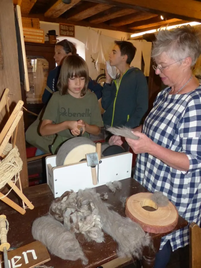Alte Handwerkskünste stehen bei den Lindenfelser Brauchtumstagen.