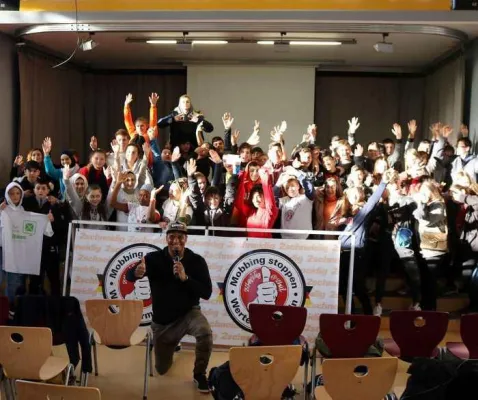 Bild: Projektwoche mit Antimobbing-Coach Martin Rietsch aka 2schneidig