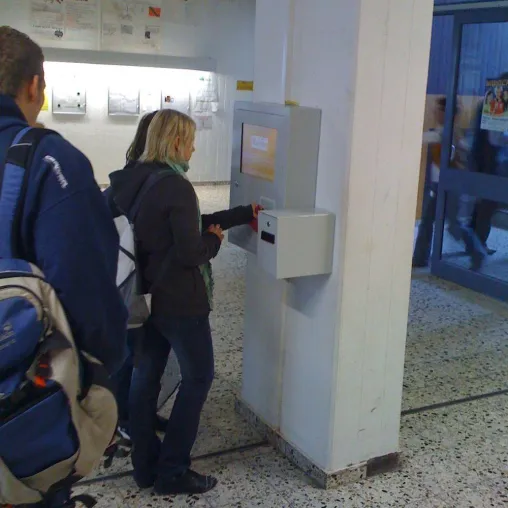 Bild: Auch Schule in Schwingbach setzt bei der Mittagsverpflegung auf i-NET-Menue mit Aufwerter