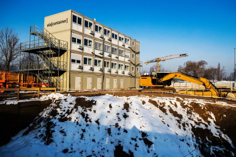 Bild: ELA Container international: 540 Quadratmeter große Basis für Bauleitung in Prag