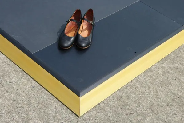 Bild: Der innovative Flamenco-Tanzboden des Theaterbaukasten Dresden