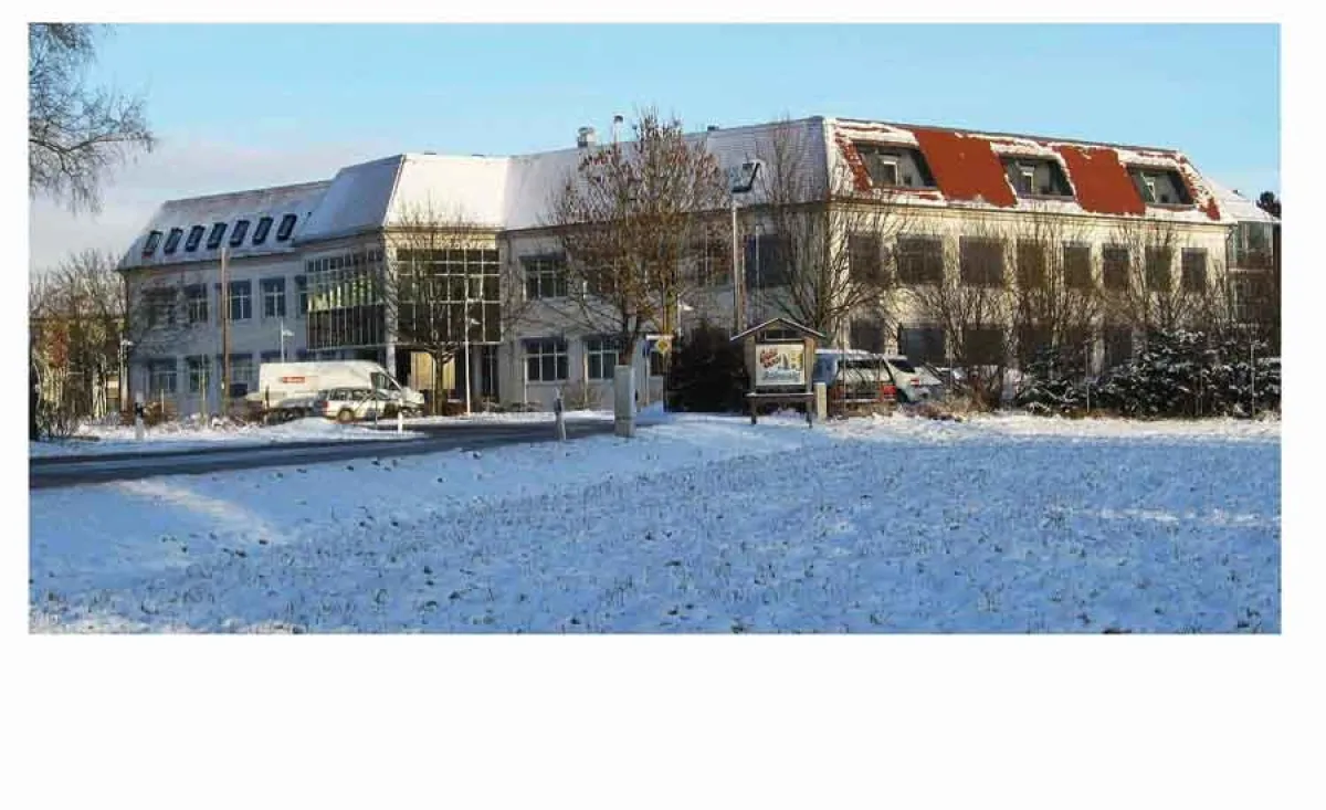 Firma HALLTECH GmbH in den neuen Räumlichkeiten des Gebäudes Hallbergmooser Str. 5 in 85445 Schwaig (am Flughafen München).