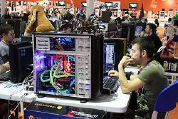 Die internationale Modding Szene trifft sich in Berlin zur Campus Party Europe Bild: Die internationale Modding Szene trifft sich in Berlin zur Campus Party Europe