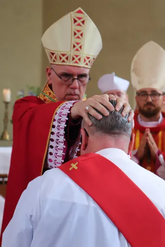 Bild: Einzige Priesterweihe im Frankenland in Unterbessenbach bei Aschaffenburg