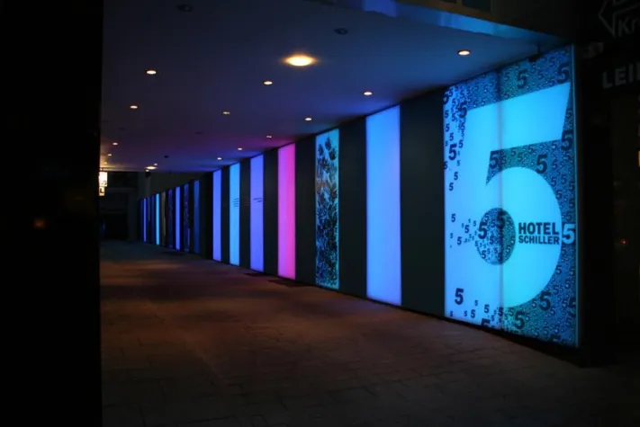 Bild: Das Schiller5 Hotel & Boardinghouse ist HolidayCheck TopHotel 2013