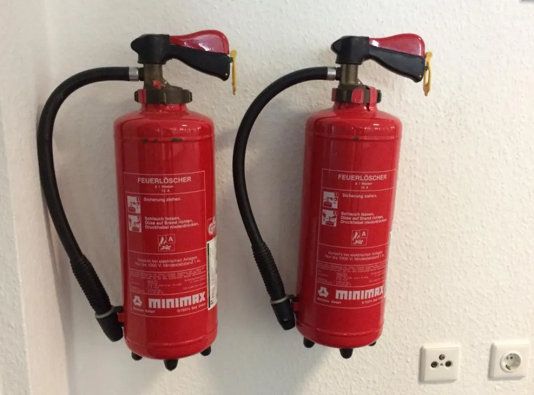 Prüfungssituation: Feuerlöscher müssen protokolliert werden