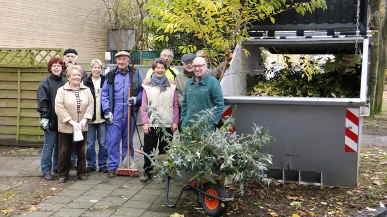75. Reinigungsaktion in der Kölner Heidekaul-Siedlung Bild: 75. Reinigungsaktion in der Kölner Heidekaul-Siedlung