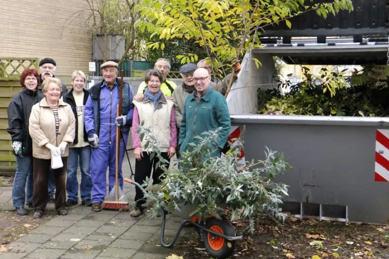 75. Reinigungsaktion in der Kölner Heidekaul-Siedlung Bild: 75. Reinigungsaktion in der Kölner Heidekaul-Siedlung