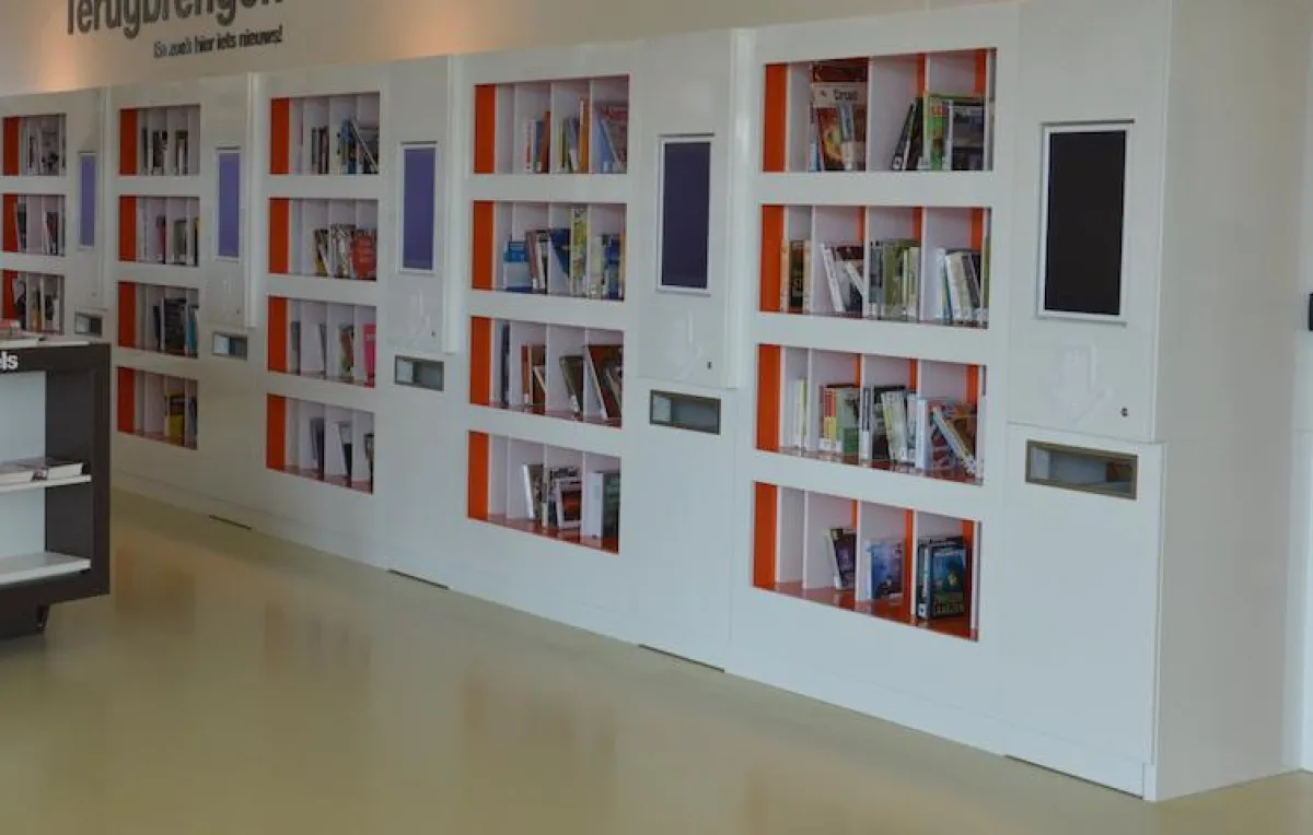 RFID in Regalanwendung zur Identifizierung von Medien